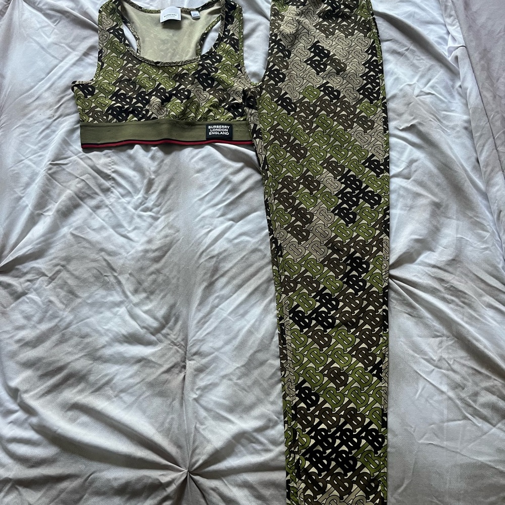 2 piece sport Burberry set